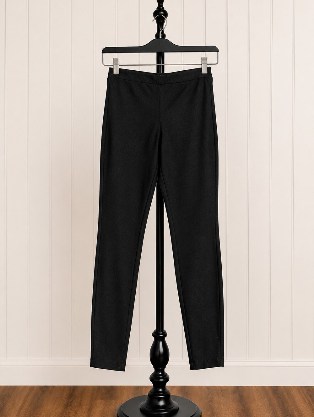•Banana Republic Classic Black Women's Pants